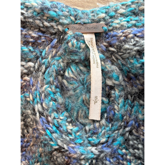 Free People Size Small Pinwheel V-Neck Round Hem Knit Sweater Boho Hipster Indie - Picture 5 of 9